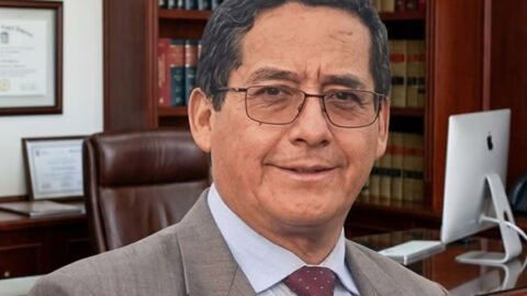 Dr. Kleber Puente Peña